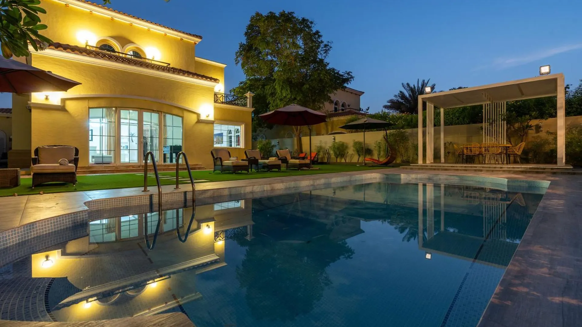 Private Villa In Dubai With Swimming Pool And Huge Garden 0*,