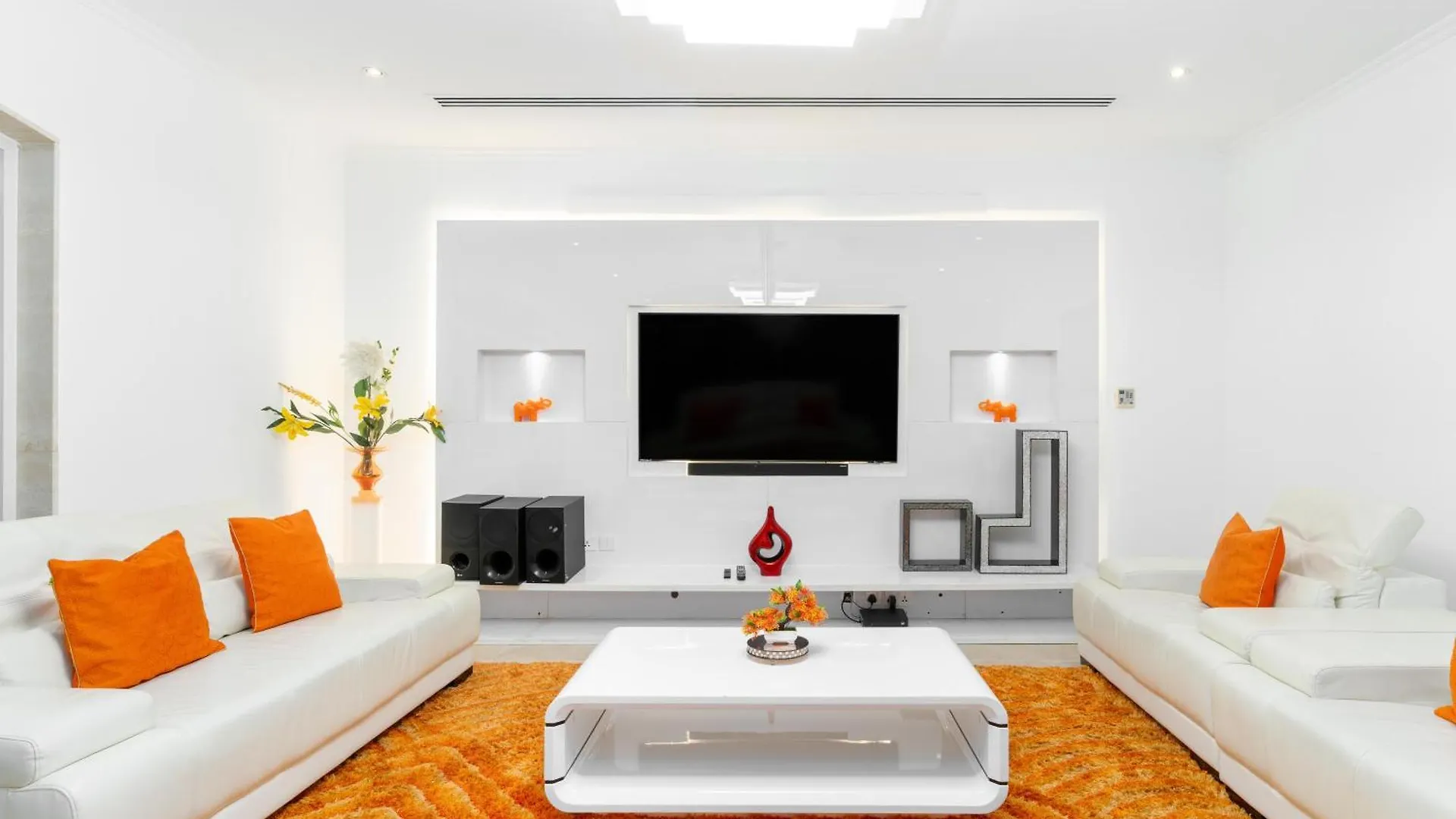 Private Villa In Dubai With Swimming Pool And Huge Garden United Arab Emirates