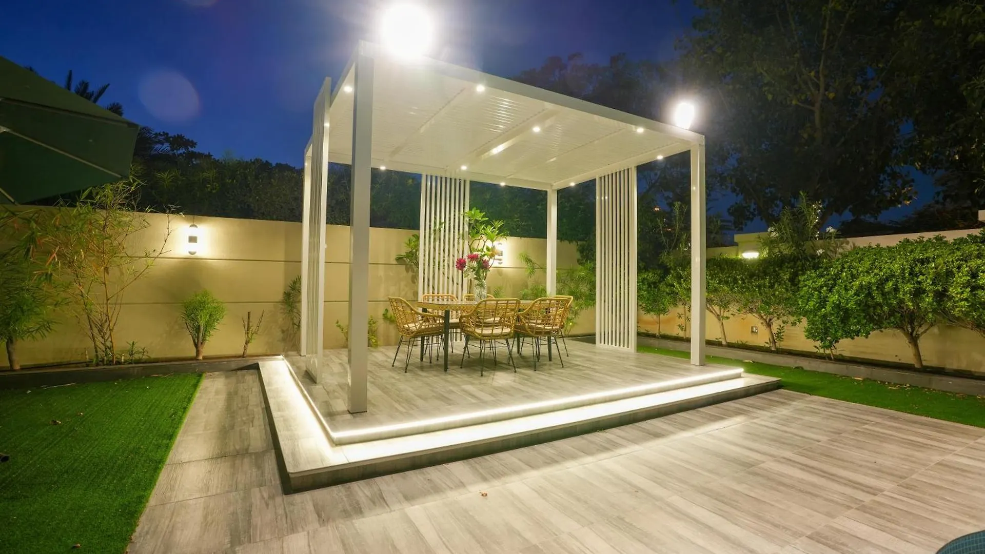 Private Villa In Dubai With Swimming Pool And Huge Garden United Arab Emirates